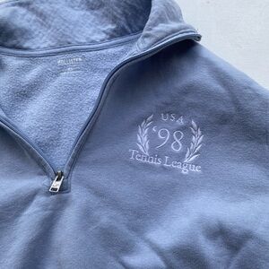 Hollister Women’s Easy Mini Half-Zip Sweatshirt in Light Blue